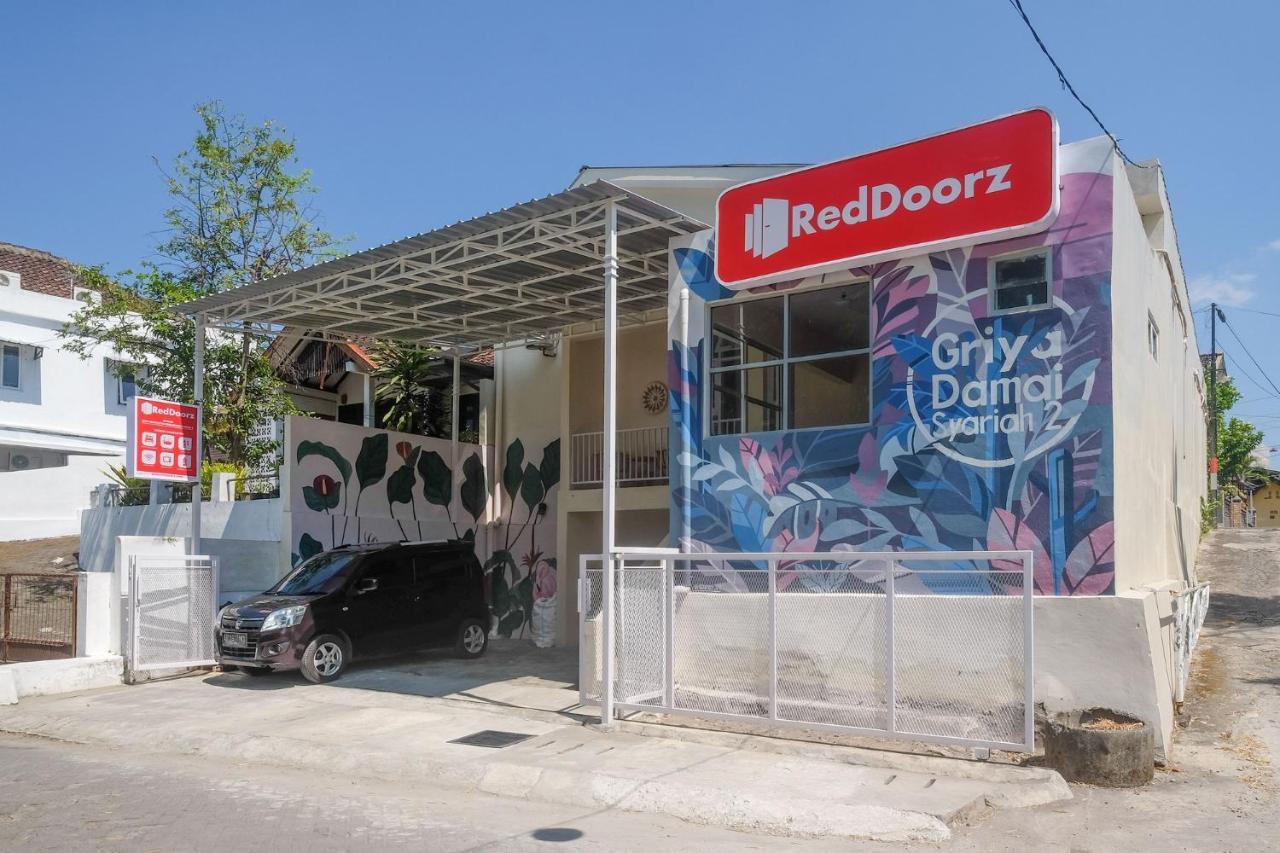 Reddoorz Syariah Near Universitas Mercu Buana Kampus 2 Yogyakarta Kejayan Екстер'єр фото